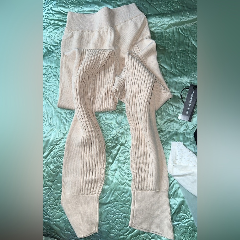 Manière’ de voir knitted contour leggings